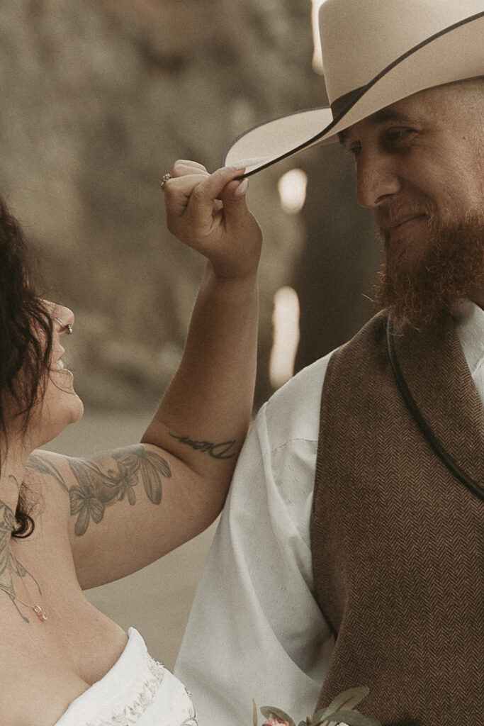 Secret Beach elopement, Oregon.