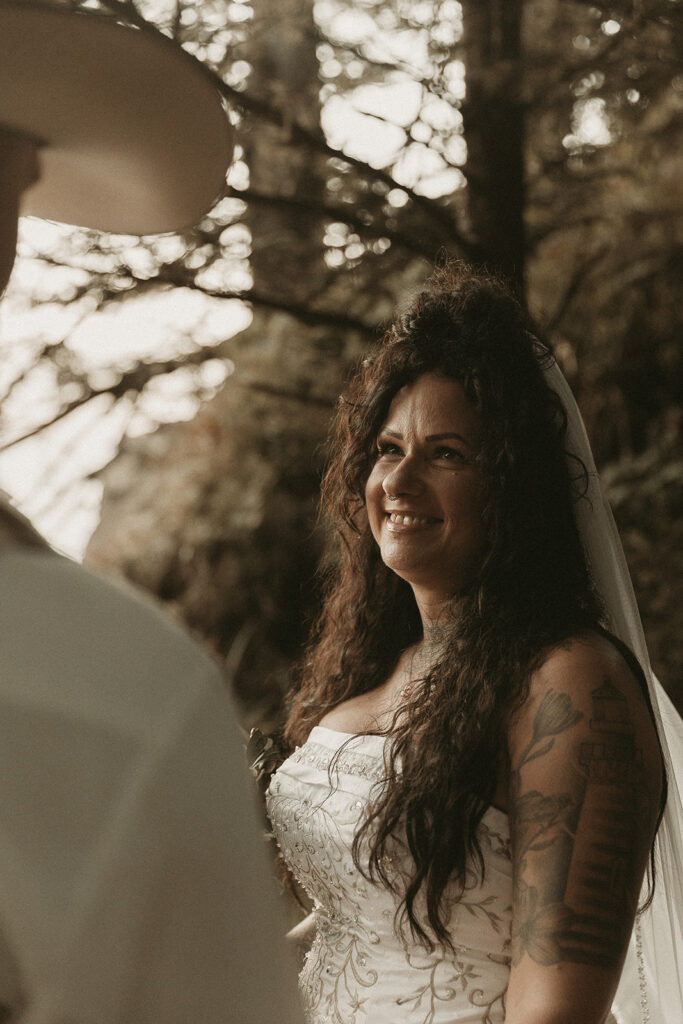 First looks at a Secret Beach elopement in Oregon.